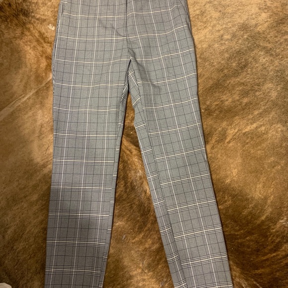 Zara Pants - Picture 2 of 2